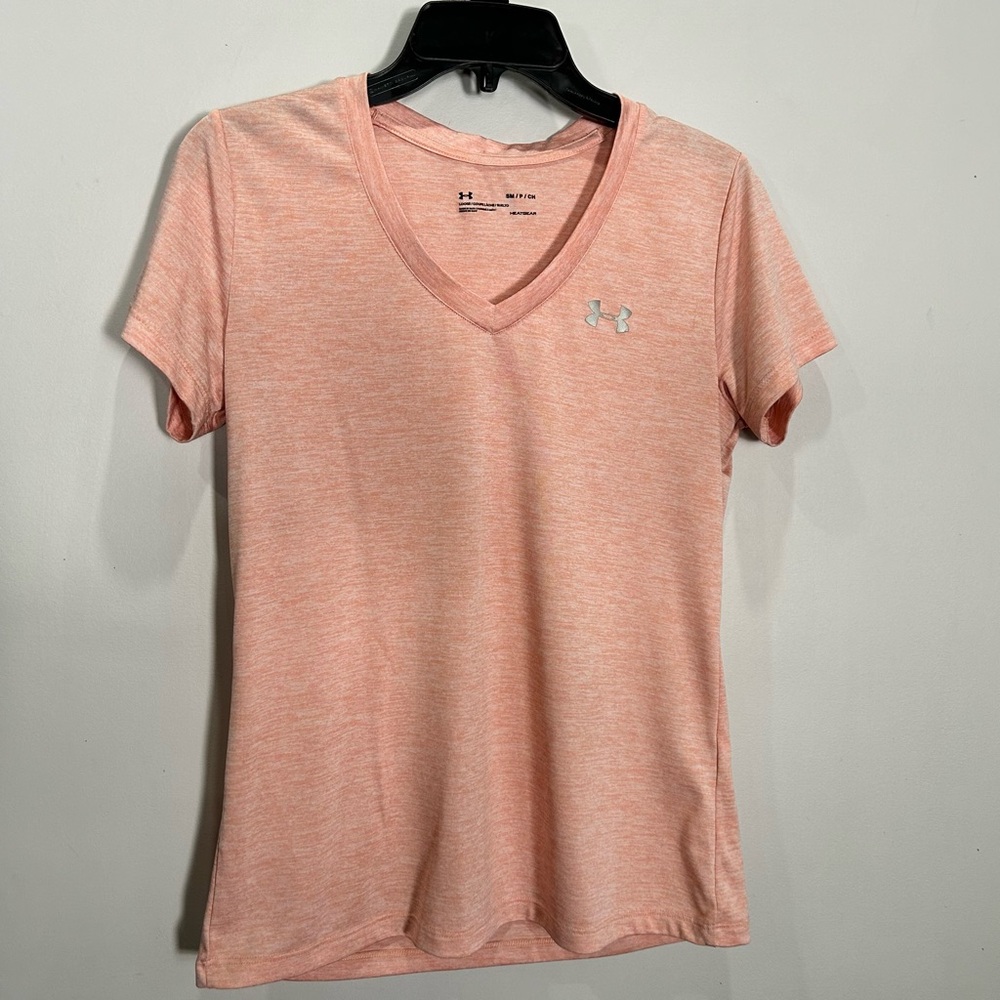 Under Armour HeatGear Coral Pink V-Neck Athletic Top Size Small